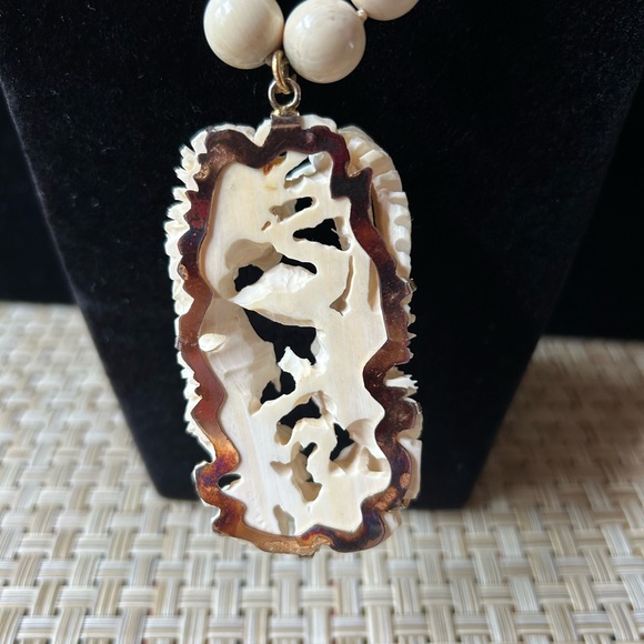 Antique hand carved dragon necklace/  pendant. - Picture 2 of 4